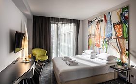 Golden Tulip Zira Belgrade